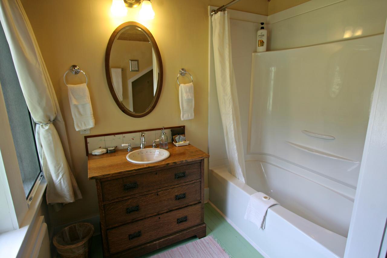 Kangaroo House Bed & Breakfast Eastsound Buitenkant foto